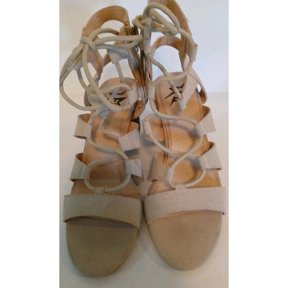 Lust For Life L-Daphne Tan Strappy Block Heel Womens 8.5 Gently Used Pretty - Picture 11 of 16